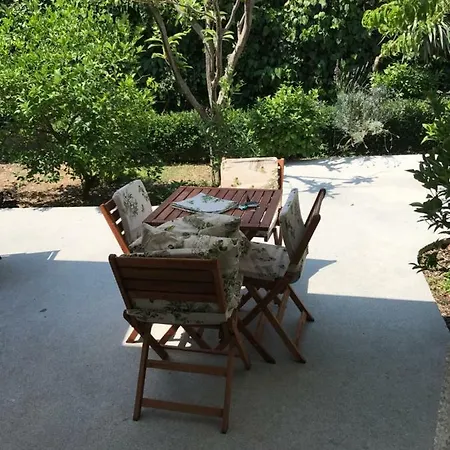 Sara Apartamento Baška Voda